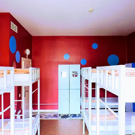 Purple Nest Хостел *