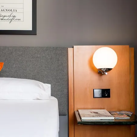 Malcom And Barret Hotel 3*