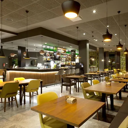 Malcom And Barret 3*