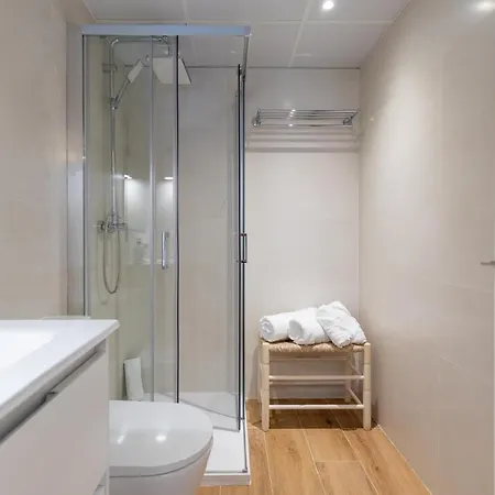 Apartup Opera Loft
