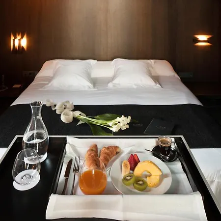 Caro Hotel