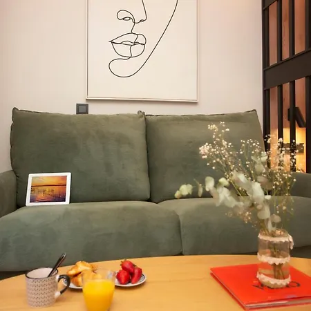 Neobeds - Stylish Modern 1Br Apt Near Old Town & Steps From Turia Park