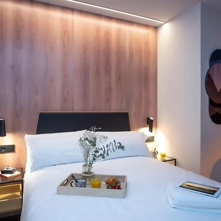 Apartman Neobeds - Stylish Modern 1br Near Old Town & Steps From Turia Park Valencia