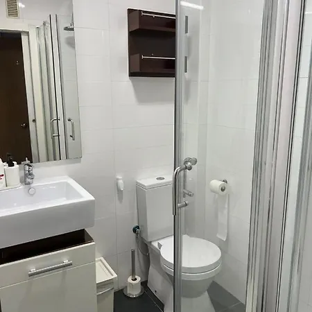 ゲストハウス And Benef バレンシア