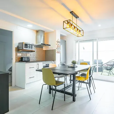 Sunny On Cabanal Beach شقة فالنسيا