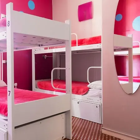 Purple Nest Хостел