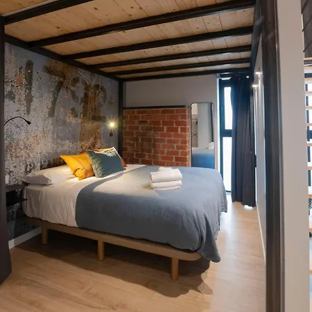 Loft Con Caracter En Valencia. شقة فالنسيا