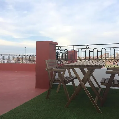 Cosy Apt Terrace In Downtown Apartmán