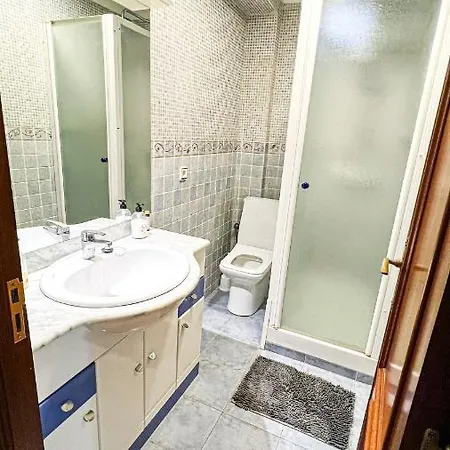 Quarto em Acomodações Particulares Alojamiento *