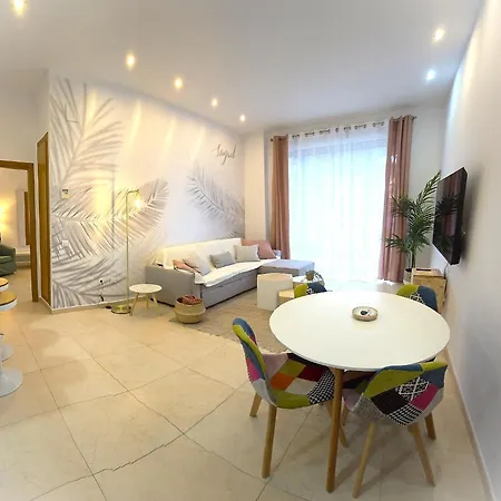 Luxury B40-7 On *