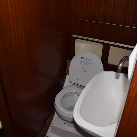 보트호텔 Velero En Puerto De - E&m Boats *