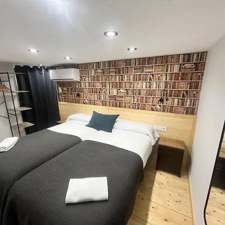 Loft Con Caracter En Valencia. شقة