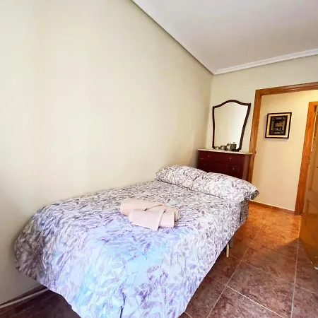 בית אירוח In Great Location In Shared