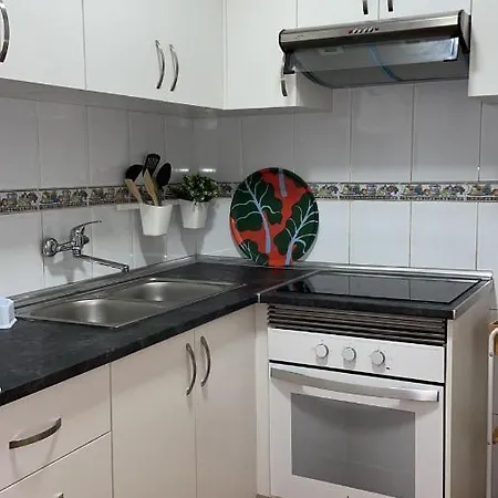 Centro Andando Y Playa Malvarrosa Tranvia 3* Валенсия