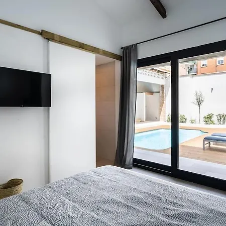 Maison Avec Piscine A *