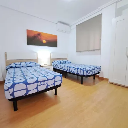 Centrico En Proximo Parada De Metro Angel Guimera *