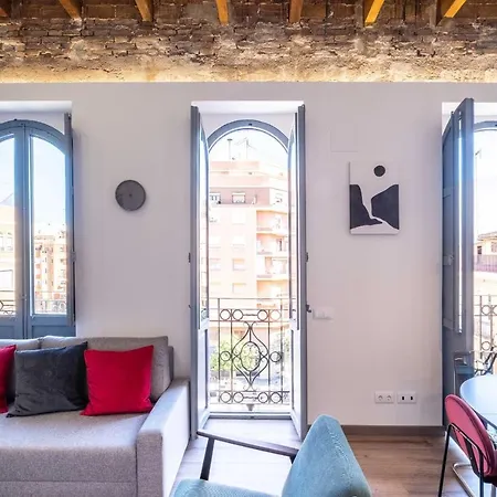 Spacious Penthouse With Massive Terrace 아파트