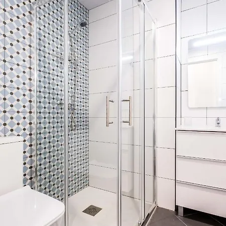 New And Modern With Comfy Beds * Valence