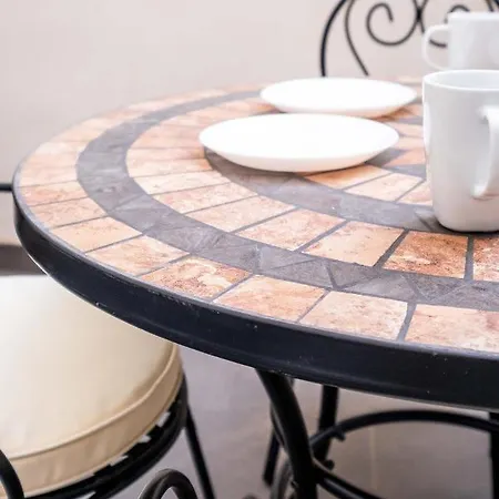 Beautiful With Private Terrace Апартаменты