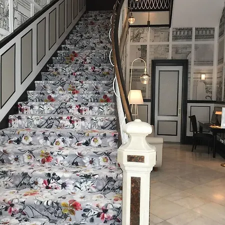 英吉利斯精品sh酒店 4*