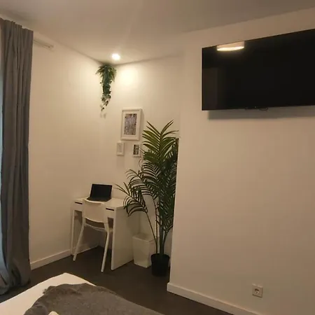 Small And Cozy - G10