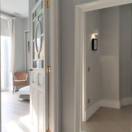 De Lujo Frente Al Mercado Colon. Only Adults Apartament *