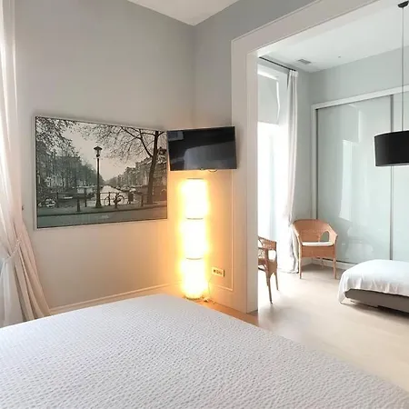 De Lujo Frente Al Mercado Colon. Only Adults Apartament Walencja