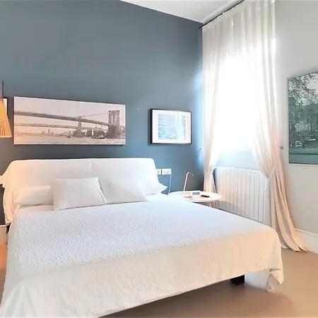 De Lujo Frente Al Mercado Colon. Only Adults *