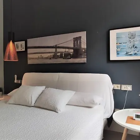 De Lujo Frente Al Mercado Colon. Only Adults Apartament