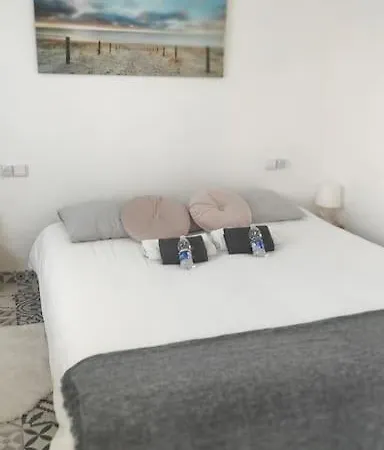 Ruzafa Terrace Oasis: Cozy A/c With Garden Access Valencia