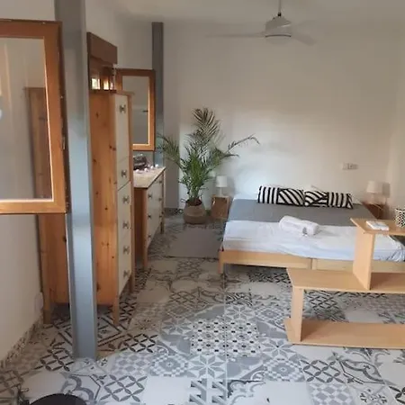 Apartment Ruzafa Terrace Oasis: Cozy A/c With Garden Access