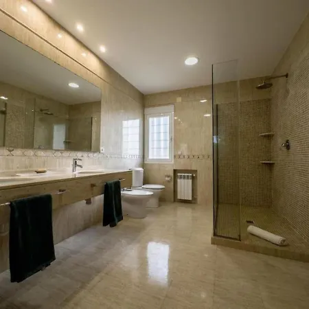 Villa Casa Con Piscina, Jardin Y Aire Acondicionado Cerca De Valencia En La Eliana-l'eliana *