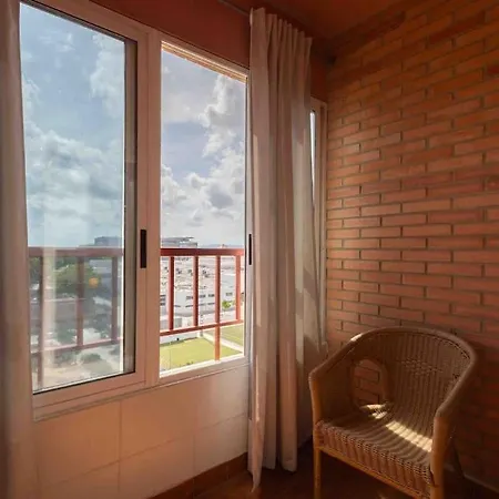 15 Min. Metro Ride To The Center * 瓦伦西亚