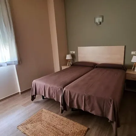 Апартаменты Residencia Universitaria Resa Damia Bonet *