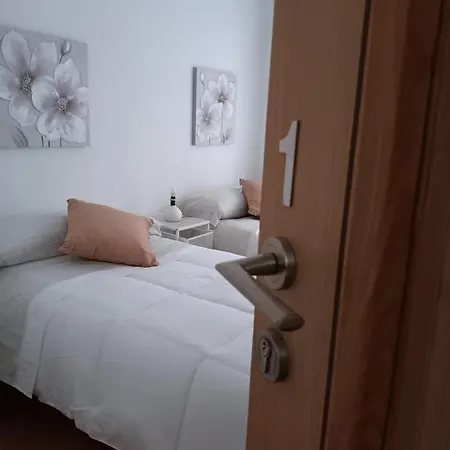 Cuatro Huspedes Amplio Y Cntrico Ciutat Vella Appartement *