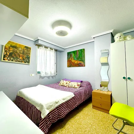 Blasco Ibanez Double With Private Bathroom In Shared Séjour chez l'habitant *