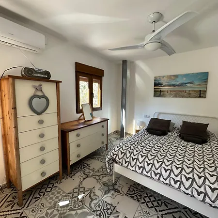 Ruzafa Terrace Oasis: Cozy A/c With Garden Access Valencia