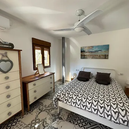 Apartment Ruzafa Terrace Oasis: Cozy A/c With Garden Access