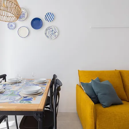 Florit Flats - Ceramic Home - 4 Guest - Ac Wifi - Near Sorolla Train Station