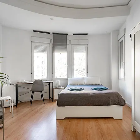 Pensión Versus Valencia