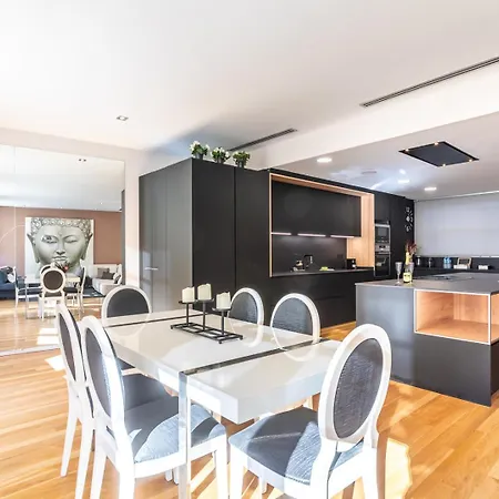 Central Market Lux *