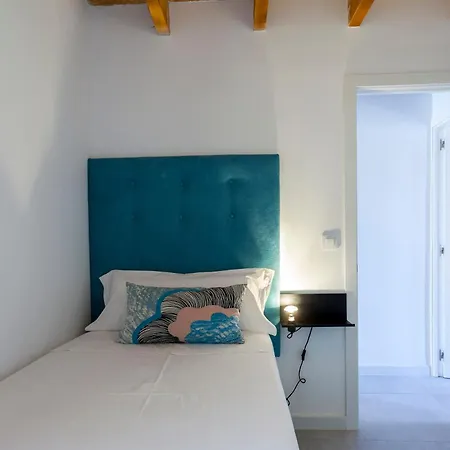 Apartment Mediterranean Gem Getaway