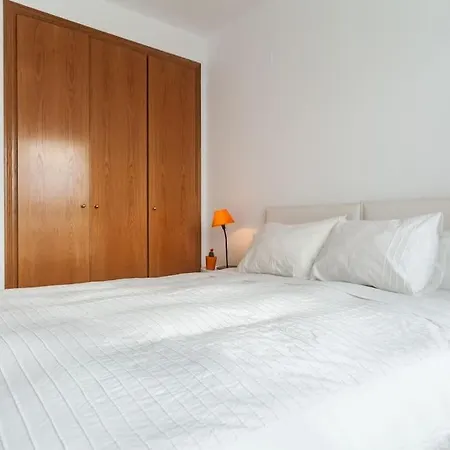 Apartamento Artes Y Ciencias + Garaje + Netflix *