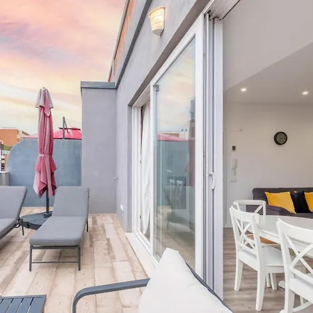 Modern Penthouse With Private Terrace *