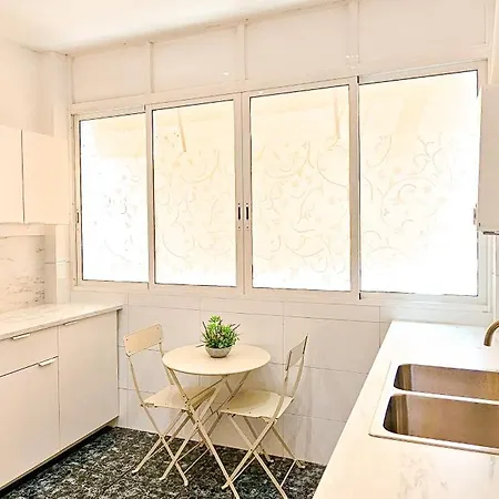 Cosy With Balcony Between & Center 6p Appartement