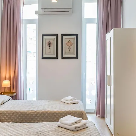 Travel Habitat Port Valencia.