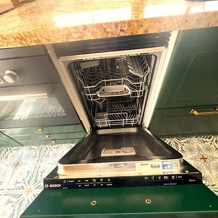 Esmeralda With Free Private Underground Parking فالنسيا