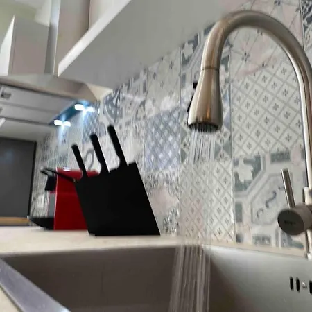 Apartment Chic Avec Terrasse, Lumineux Et Calme 2 *