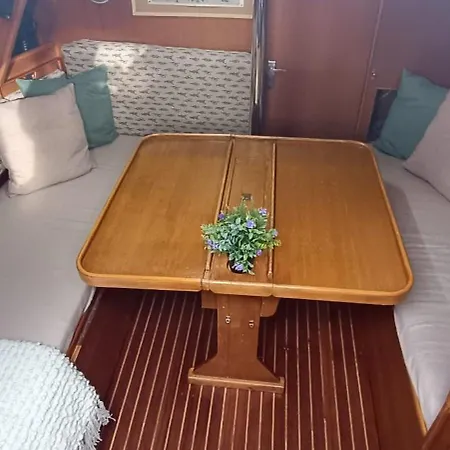 Hotel en barco Juangie Valencia