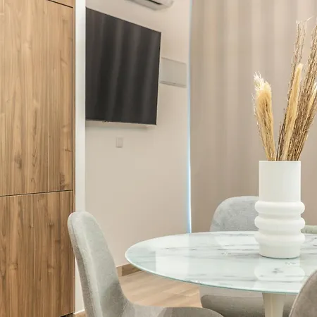 Deluxe - Aiora Valência